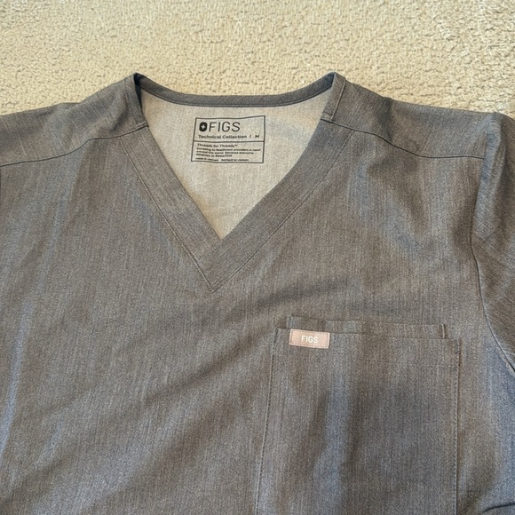 Figs Heather Gray V-Neck Scrub Top Leon three pocket scrub top Size  M - Picture 3 of 5